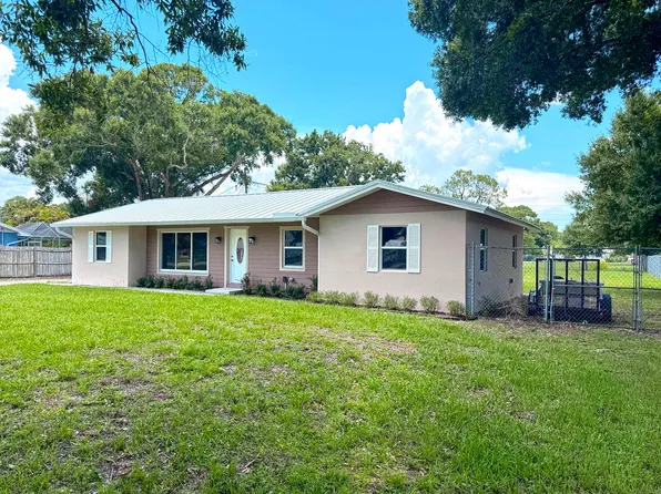 1866 1st Pl Place, Vero Beach, FL 32962
