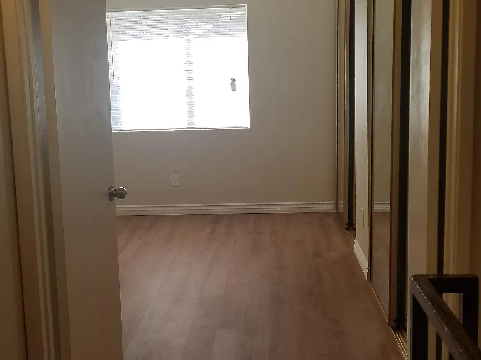 3 bed, 1.5 bath, 1220 sqft, $2,950 — Photo 3