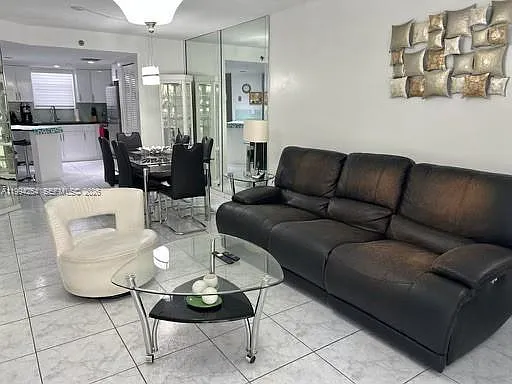 Le Frontenac Condo — Photo 2