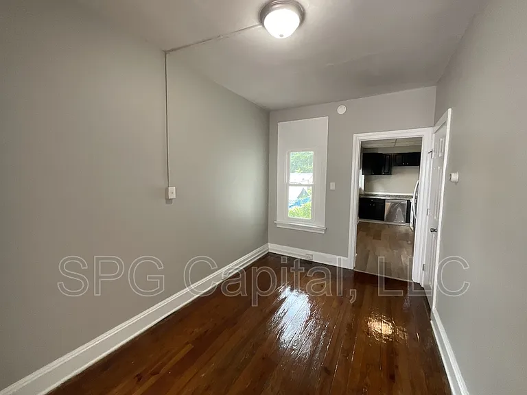 659 W College Ave — Photo 3