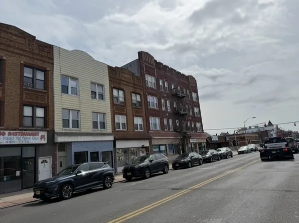 872 Broadway image 2 of 21