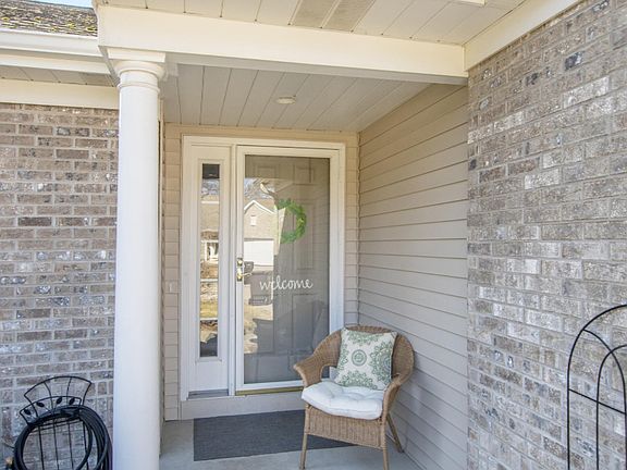 2nd image of 2146 Krislin Dr NE