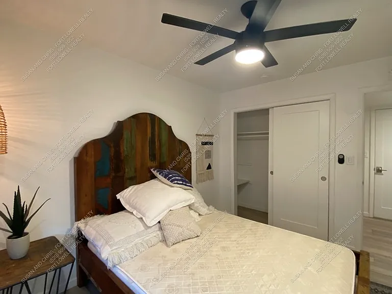 1 and 2 Bedrooms Great Location with Community Pool and Onsite Laundry! 1/2 of Mile from U of A — Photo 21