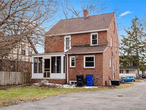 5th image of 18303 Canterbury Rd