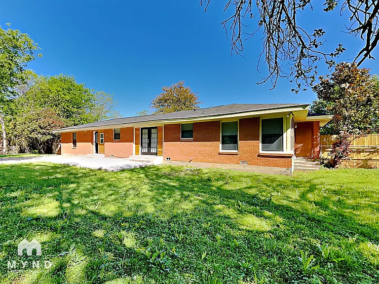 724 Stuckert Dr — Photo 20