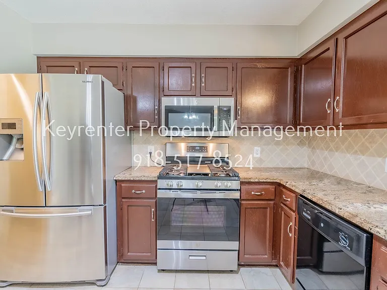 8807 E 56th St — Photo 7