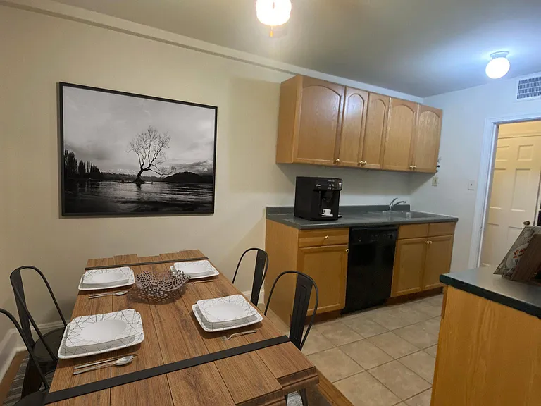 1301 Montgomery Ave — Photo 3