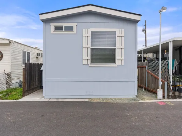 880 E F St #14, Oakdale, CA 95361