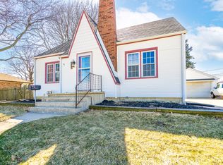 925 E 7th St, Lockport, IL 60441