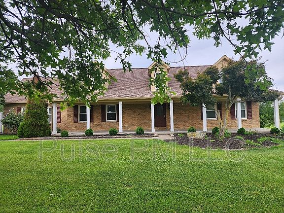 3rd image of 15047B Porter Rd