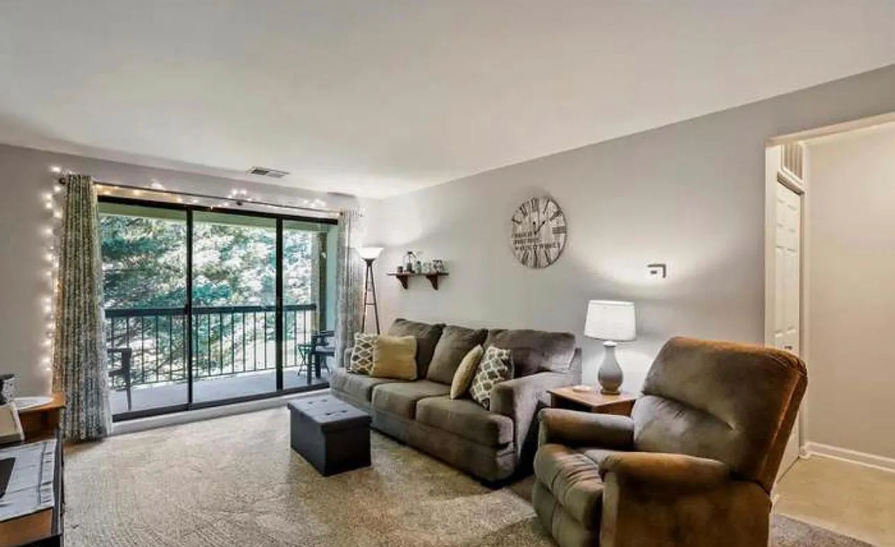 1032 Brinker Dr — Photo 2