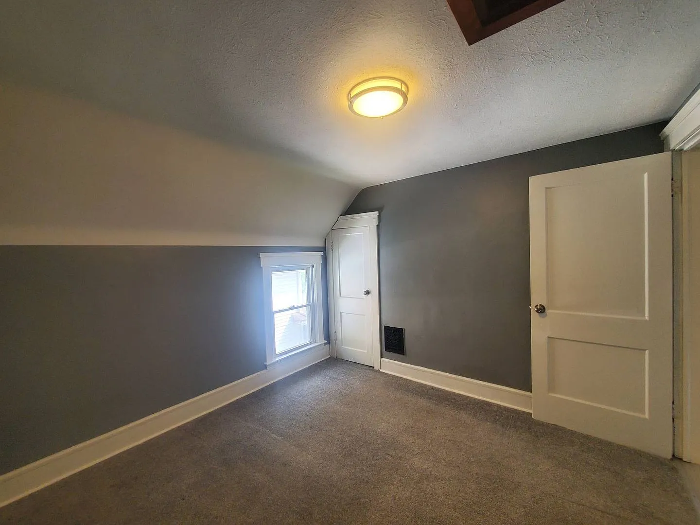 Charming 3-Bedroom Property in Prime Location — Photo 4