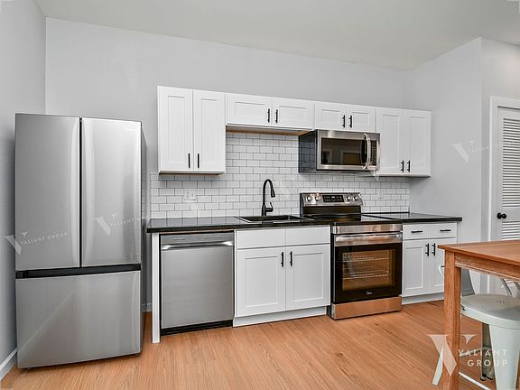 5th image of 505 W Grand St #103