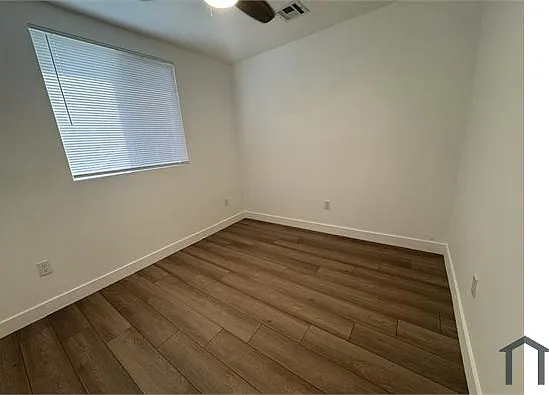 1348 W 41st Pl — Photo 10