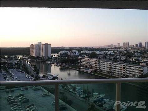 5th image of 100 Bayview Dr APT 1404