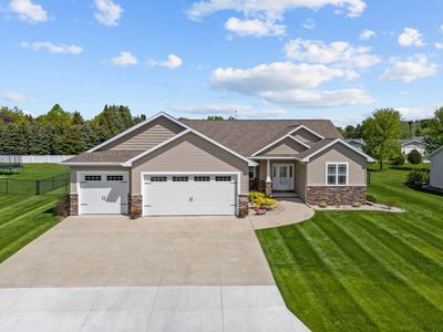 1449 Amendment Dr, Neenah, WI, 54956