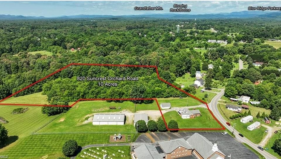 1st image of 820 Suncrest Orchard Rd