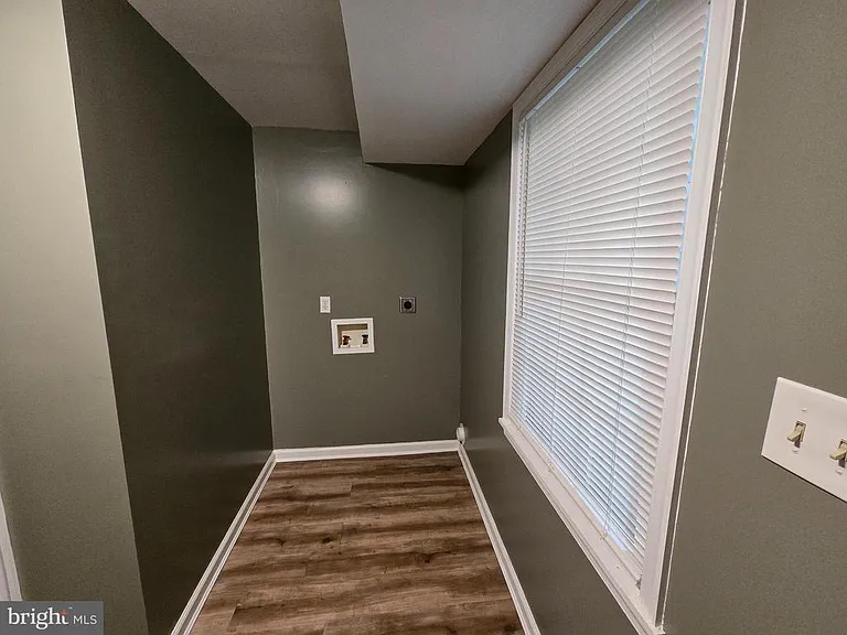 1317 N Walnut St — Photo 10