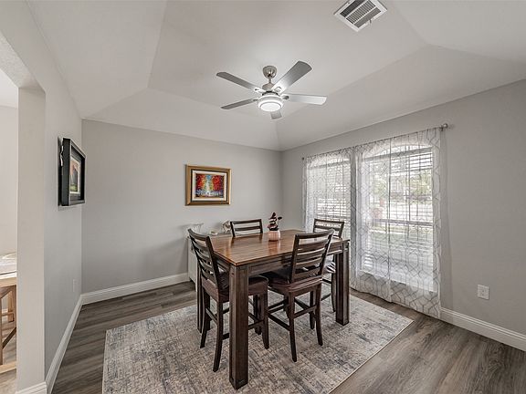 4th image of 445 Vista Way Dr