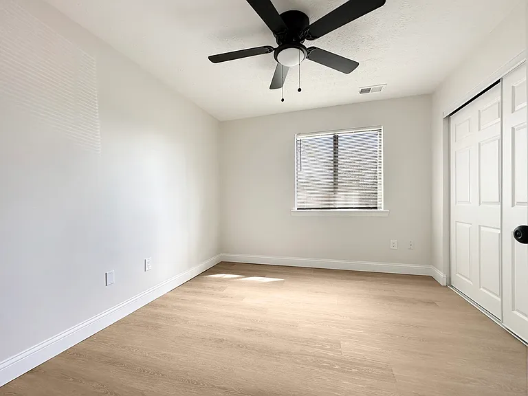 Springview Apartments — Photo 77