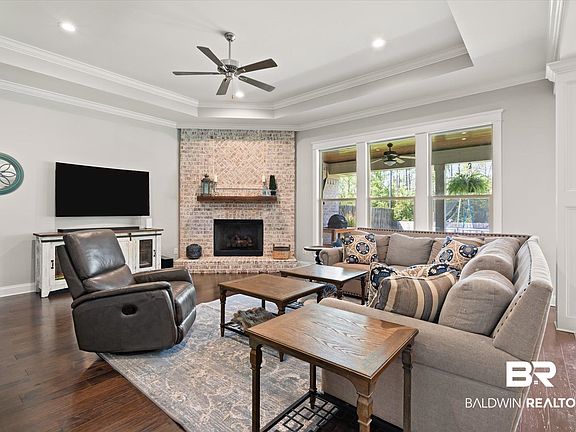 4th image of 3744 Riverwood Cir S