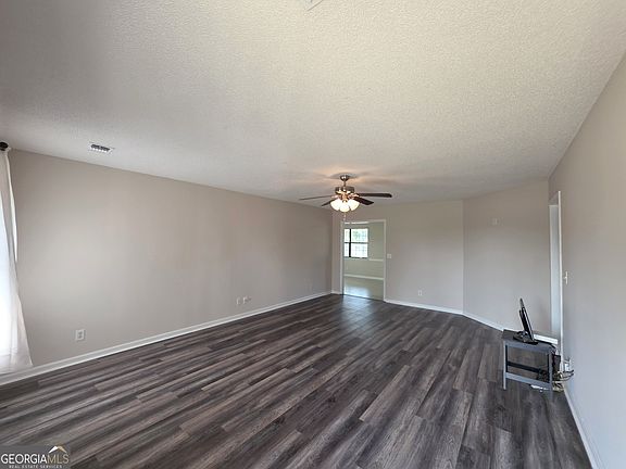 4th image of 501 Fieldstone Rd