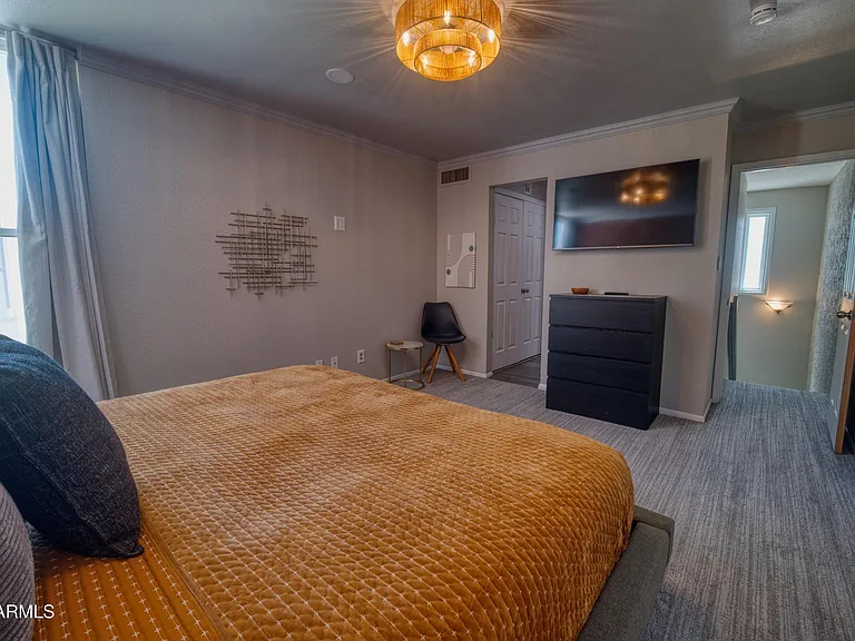 3209 S College Ave — Photo 15