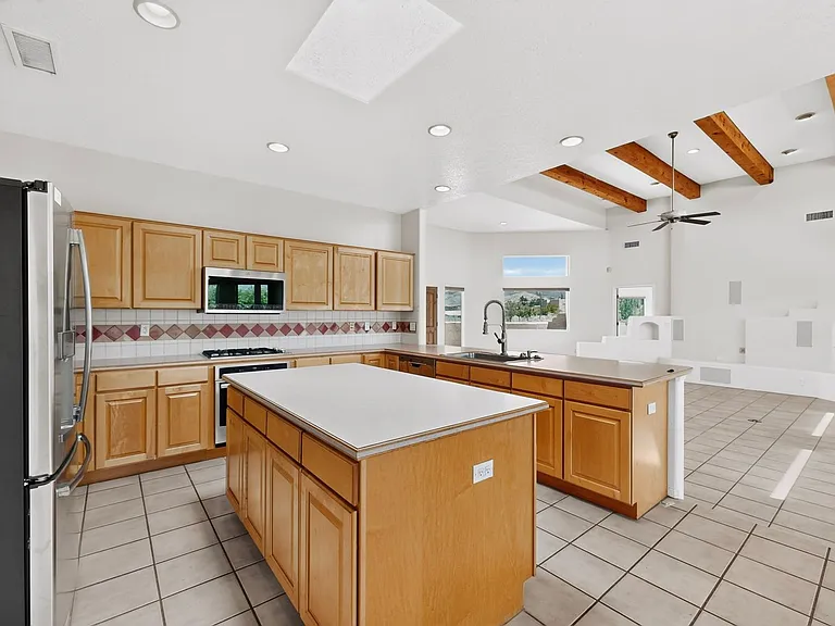 10900 San Francisco Rd NE — Photo 12