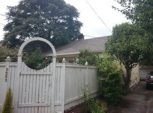 3223 39th Ave SW, Seattle, WA 98116