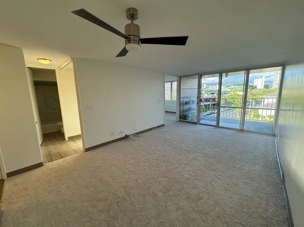 1052 Ala Nanu St APT 404, Honolulu, HI 96818