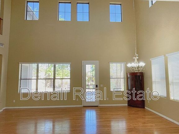 3rd image of 1498 W Homestead Ct
