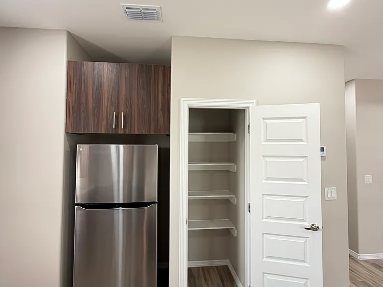 3901 Walnut Ave #4 — Photo 6