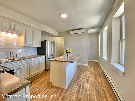 2nd image of 9 Hampshire St #3