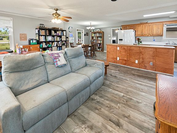 4th image of 14185 Central Pike