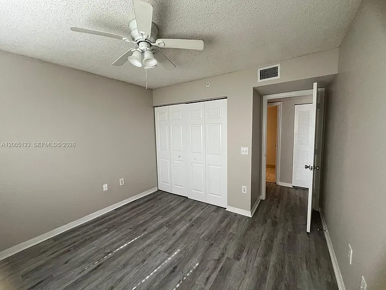 4171 N Haverhill Rd #1013 — Photo 16