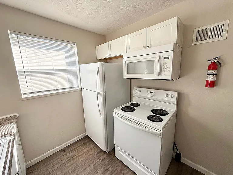 53 Bennington Dr #2 — Photo 6