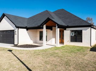 2470 Medlock Ln, Conway, AR 72034