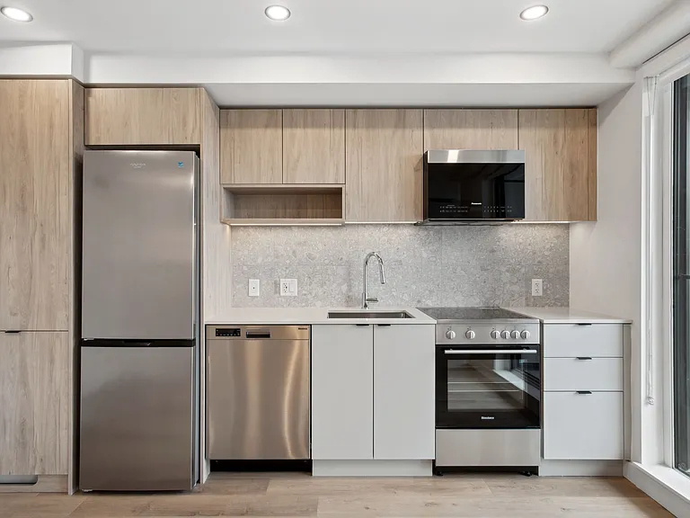 3572 Glen Dr — Photo 35