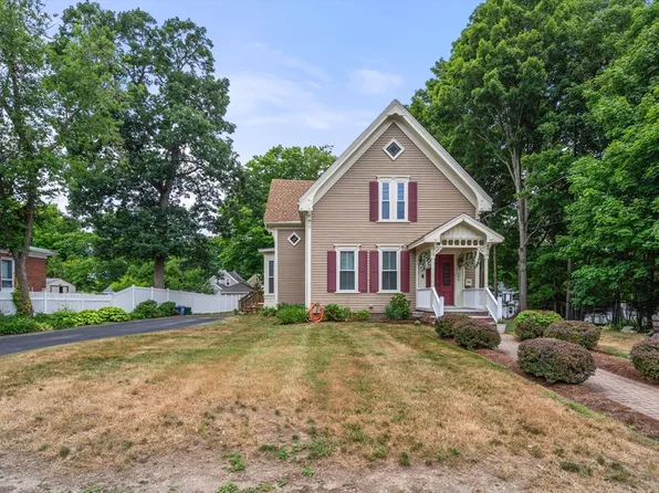 290 Walnut St, Stoughton, MA 02072