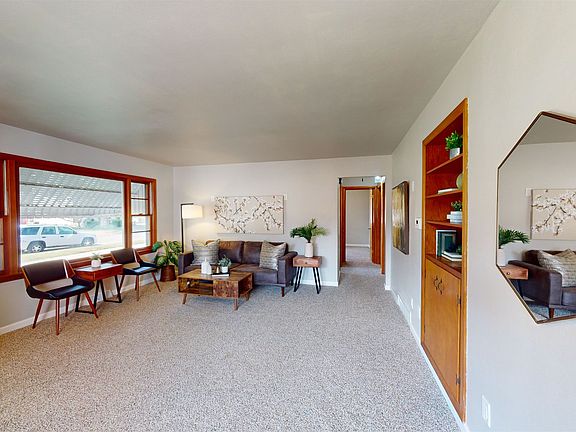 2nd image of 803 N Day Ave