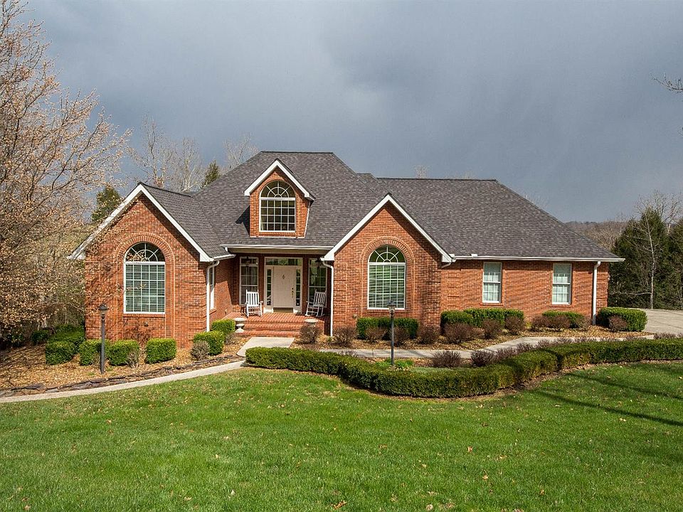 1st image of 321 Canyon Dr