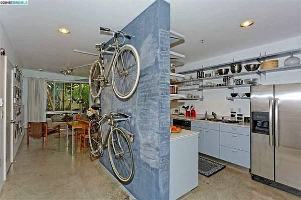 Entrance - bike rack included