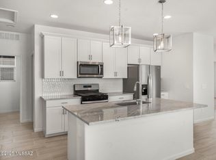 9816 N Solstice Ave, Tucson, AZ 85743