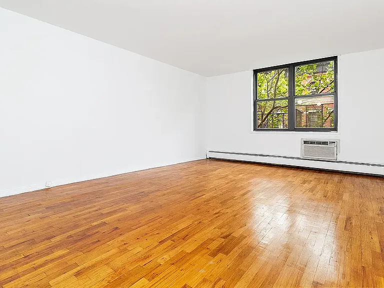 229 E 29th St #5R — Photo 2