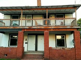 515 N Main St, Uhrichsville, OH