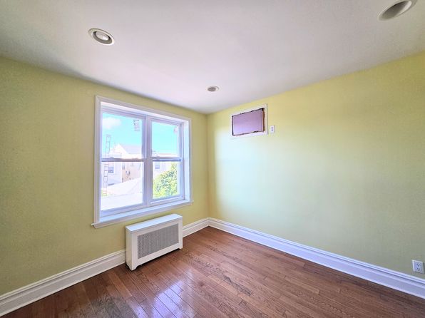 1262 64th St FLOOR 2