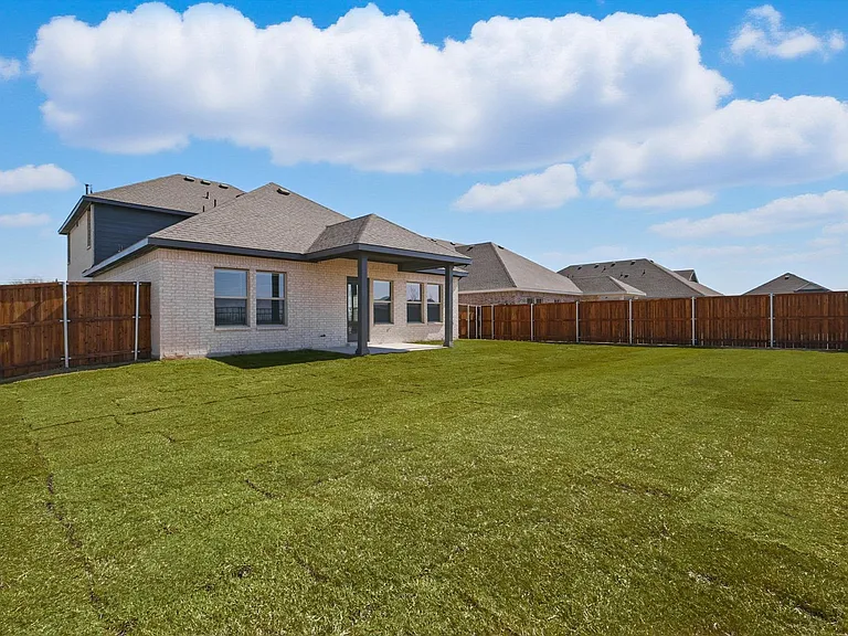 2238 Maple Ridge Dr — Photo 23