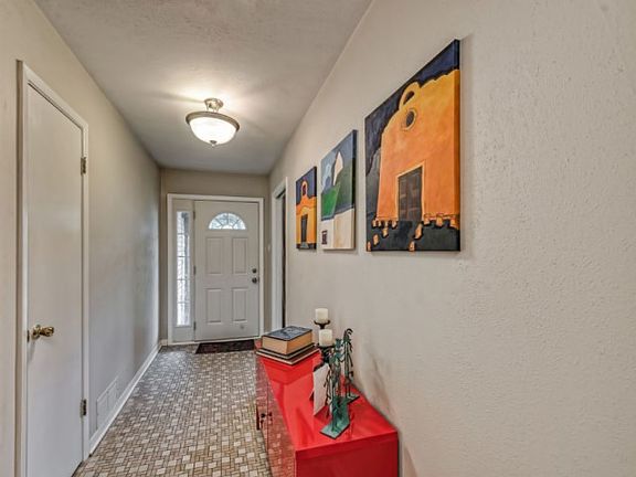 4th image of 913 Falcon Dr