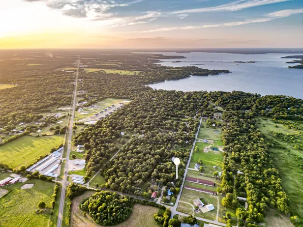 208 N Old Indian Trl, Tool, TX 75143