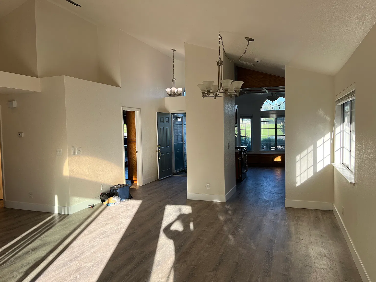 3 bed, 1381 sqft, $2,450 — Photo 3